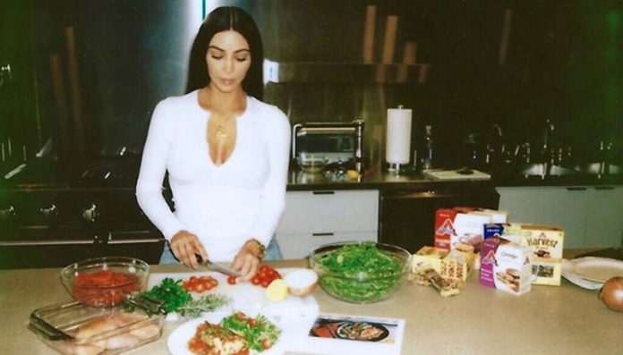 Kim Kardashian: i segreti della sua dieta per avere un corpo perfetto kim-kardashian-i-segreti-della-dieta