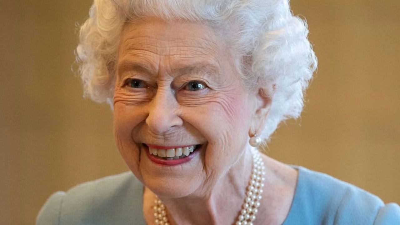 Regina Elisabetta II 22-08-2022 dimagrire