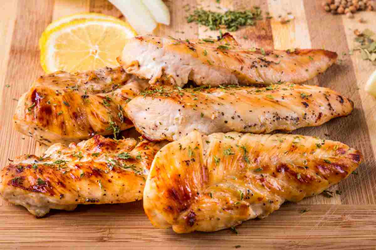 petto di pollo cucinato con metodi di cottura light oltre il vapore